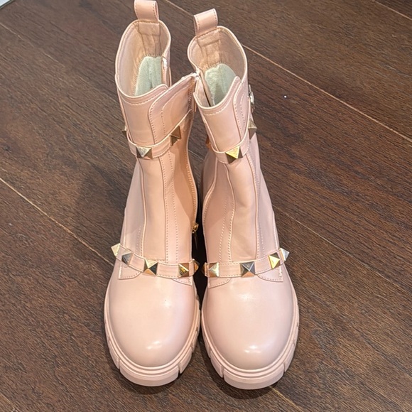 NWOT Cape Robbin Women's Pink Yuri Studded Boots Size 8 - Picture 2 of 7